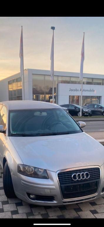 Gebraucht Audi A3 Ambiente 102 PS (75 kW) 2004 Silber Kleinwagen