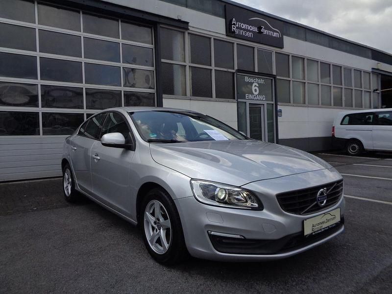 Silber Gebraucht 2015 Volvo S60 Limousine | 14.990 € (Fairer Preis) - Bild 1/4