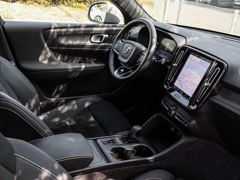 Gebraucht Volvo XC40 Core 163 PS (119 kW) 2025 Grau metallic SUV