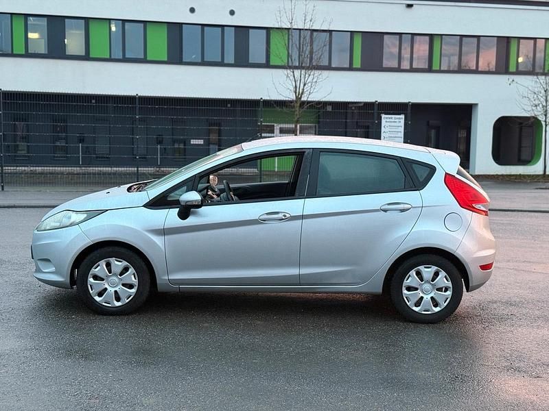 Gebraucht Ford Fiesta 82 PS (60 kW) 2009 Grau Limousine