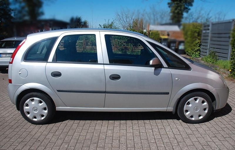 Second-hand Opel Meriva 87 CP (63 kW) 2003 Argintiu Monovolum