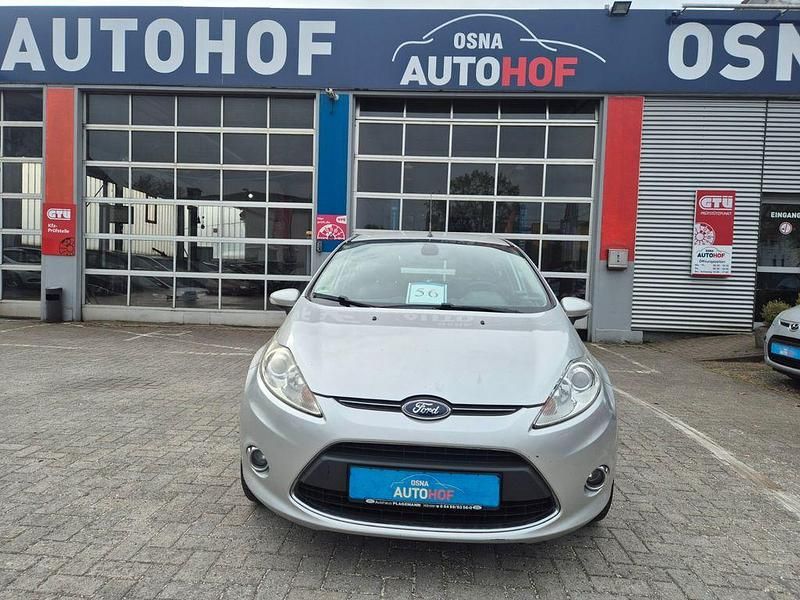 Gebraucht Ford Fiesta Titanium 82 PS (60 kW) 2012 Grau Kleinwagen