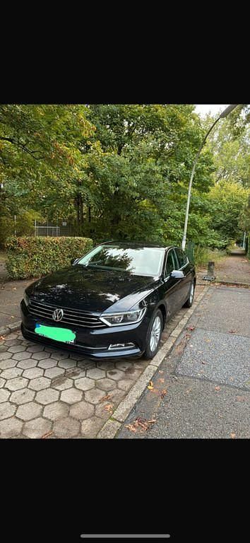 Schwarz Gebraucht 2019 VW Passat Comfortline Limousine | 19.999 € (Fairer Preis) - Bild 1/4