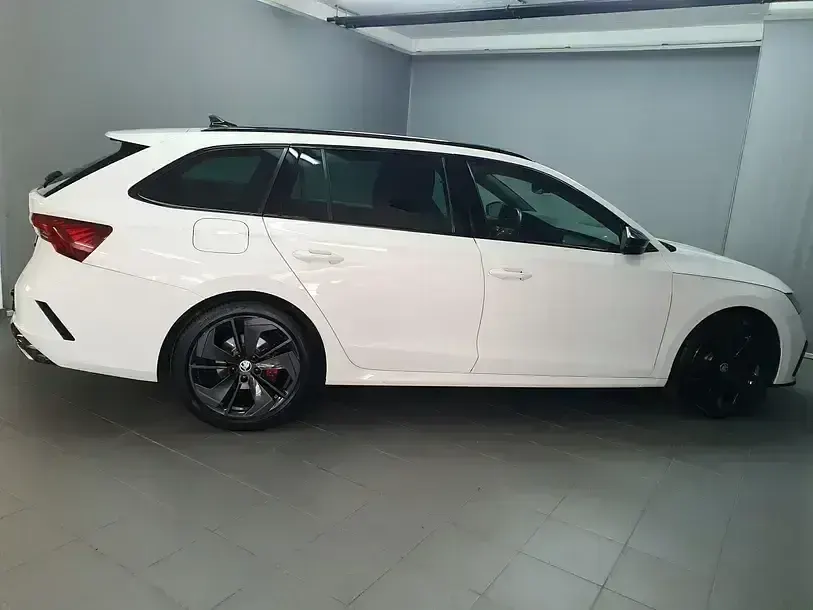 Gebraucht Skoda Octavia RS 200 PS (147 kW) 2024 Weiß Kombi