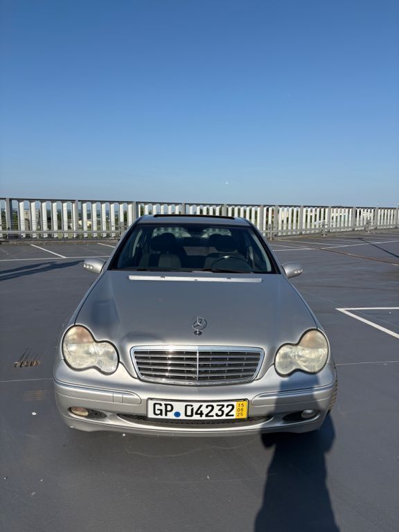 Grau Gebraucht 2000 Mercedes C180 Limousine | 1.600 € (Guter Preis) - Bild 1/4