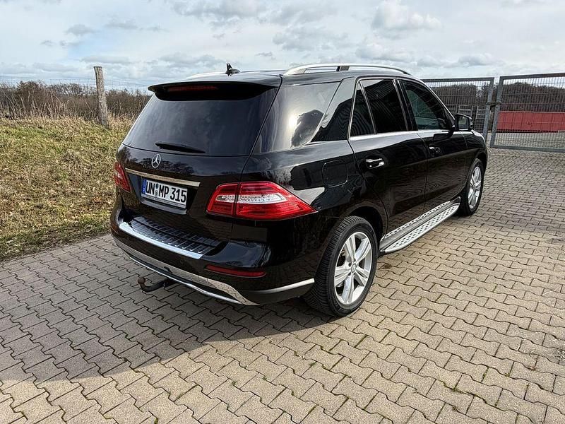 Gebraucht Mercedes ML250 204 PS (150 kW) 2015 Schwarz SUV
