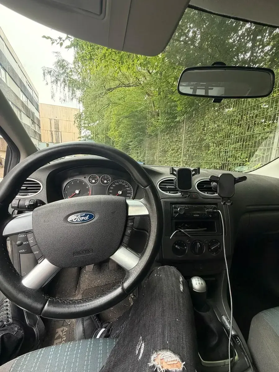 Gebraucht Ford Focus 80 PS (58 kW) 2007 Silber Limousine