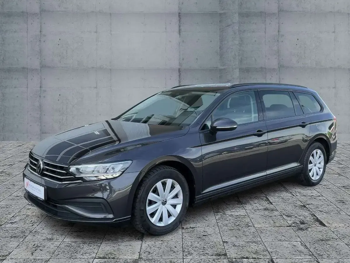 Używany VW Passat Conceptline 150 KM (110 kW) 2023 Szary Kombi