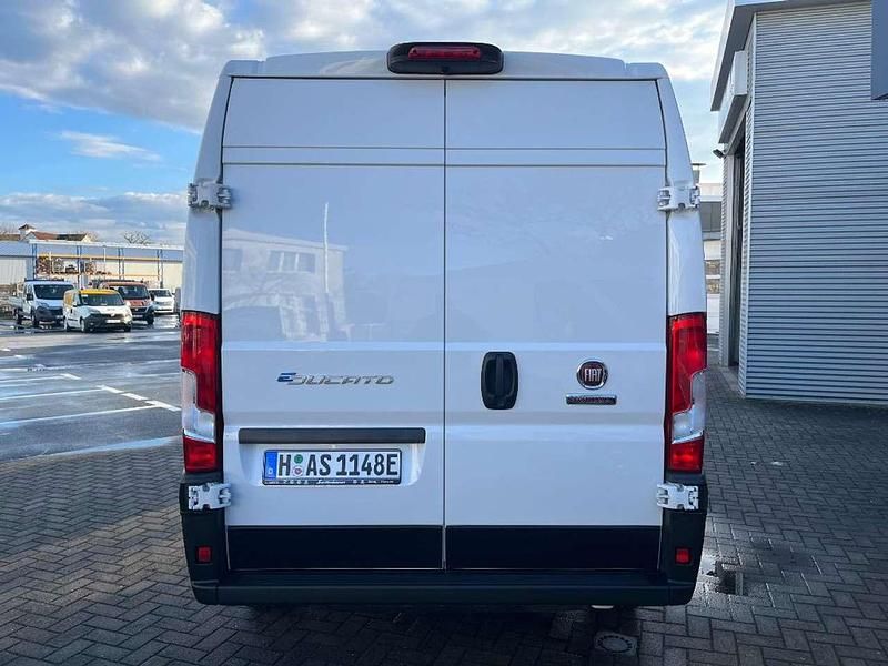 Gebraucht Fiat E-Ducato 89 kW (122 PS) 2022 Ducato weiß Van / Kleinbus