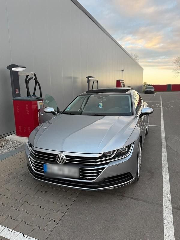 Usata VW Arteon 239 CV (175 kW) 2017 Grigio Utilitaria