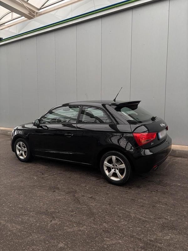 Gebraucht Audi A1 Design 84 PS (61 kW) 2011 Schwarz Kleinwagen