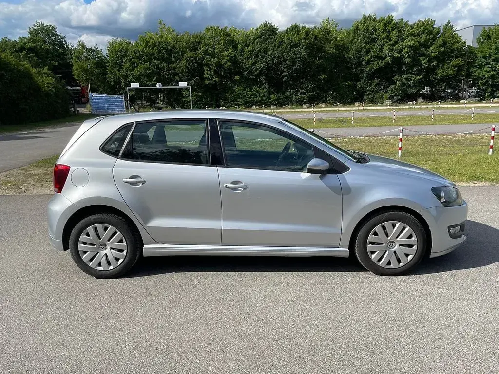 Gebraucht VW Polo 75 PS (55 kW) 2012 Grau Kleinwagen