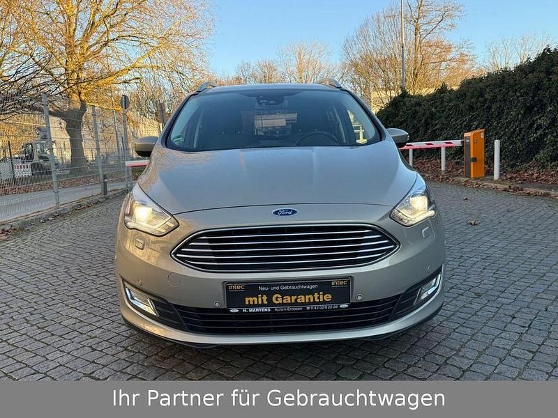 Gebraucht Ford Grand C-Max Titanium 120 PS (88 kW) 2017 Silber Van / Kleinbus