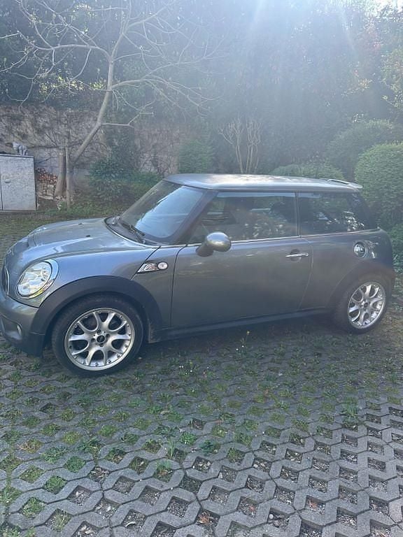 Usado Mini Cooper S 174 HP (127 kW) 2007 Cinzento Citadino
