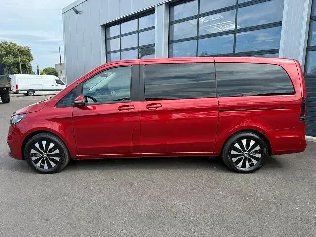 Gebraucht Mercedes EQV300 150 kW (204 PS) 2025 Hyazinthrot Van / Kleinbus
