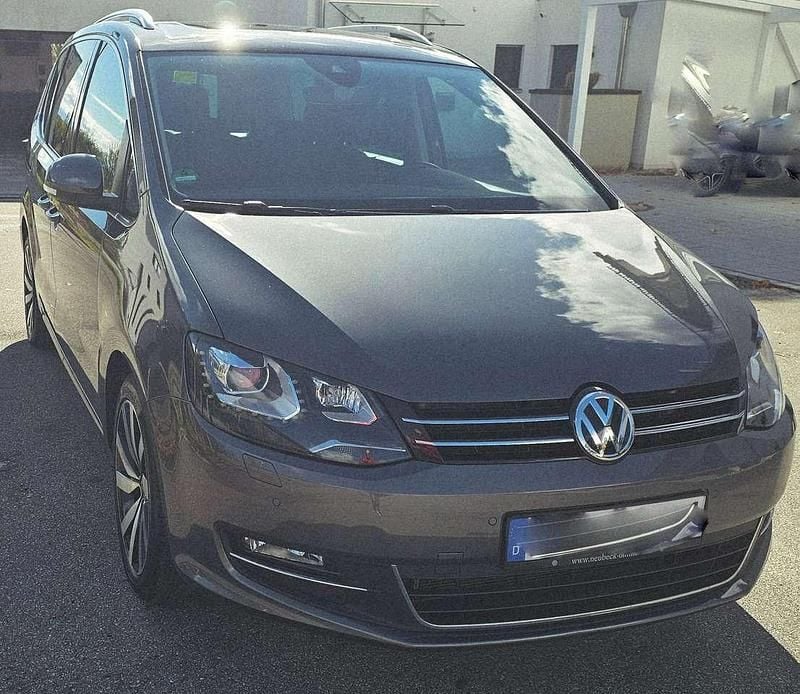 Gebraucht VW Sharan Highline 177 PS (130 kW) 2018 Grau Van / Kleinbus