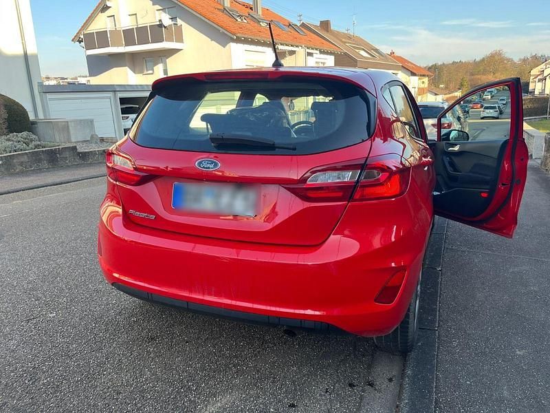 Gebraucht Ford Fiesta 101 PS (74 kW) 2019 Rot Kleinwagen