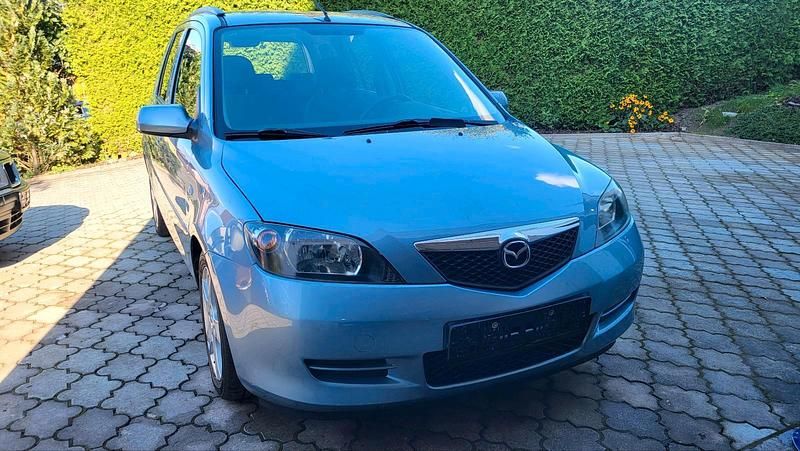 Blau Gebraucht 2004 Mazda 2 Kleinwagen | 800 € (Superpreis) - Bild 1/4
