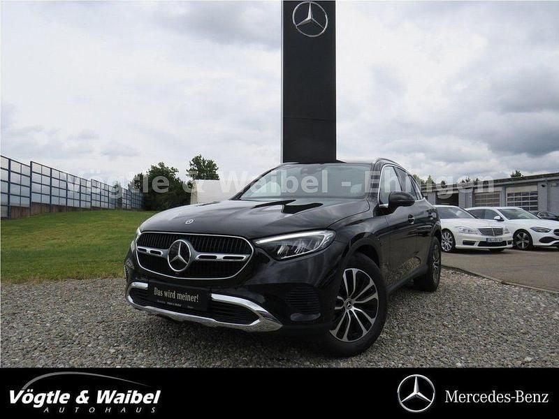 Schwarz Gebraucht 2023 Mercedes GLC220 Advanced Plus SUV | 52.400 € (Fairer Preis) - Bild 1/4