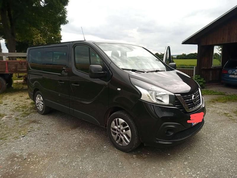 Schwarz Gebraucht 2017 Nissan NV300 Van | 17.000 € (Fairer Preis) - Bild 1/4