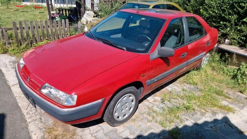 Rot Gebraucht 1995 Citroën Xantia Limousine | 725 € - Bild 1/4