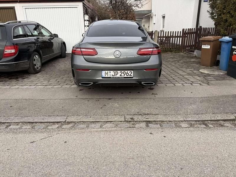 Gebraucht Mercedes E350 AMG line 265 PS (194 kW) 2019 Coupé