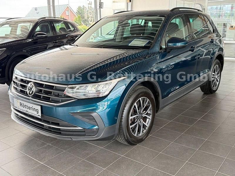 Blau Gebraucht 2021 VW Tiguan GTE SUV | 26.960 € (Guter Preis) - Bild 1/4