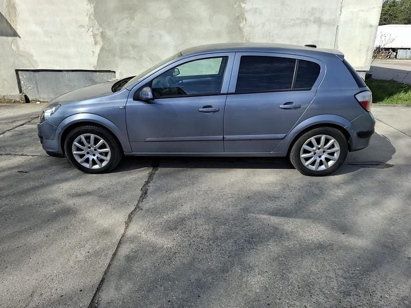 Gebraucht Opel Astra 105 PS (77 kW) 2006 Grau Limousine