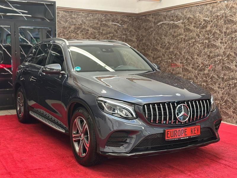 Grau Gebraucht 2016 Mercedes GLC220 AMG SUV | 25.590 € (Superpreis) - Bild 1/4