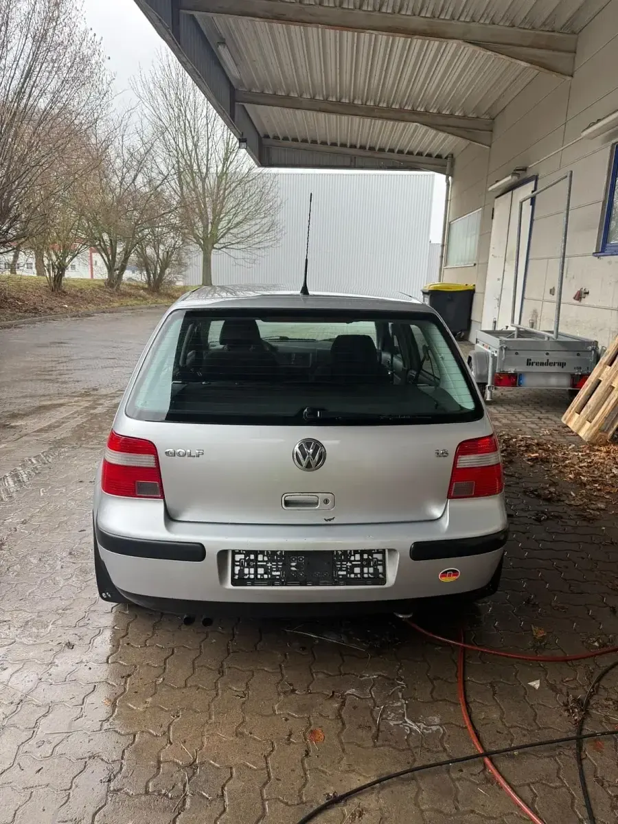 Gebraucht VW Golf 101 PS (74 kW) 2002 Silber Coupé