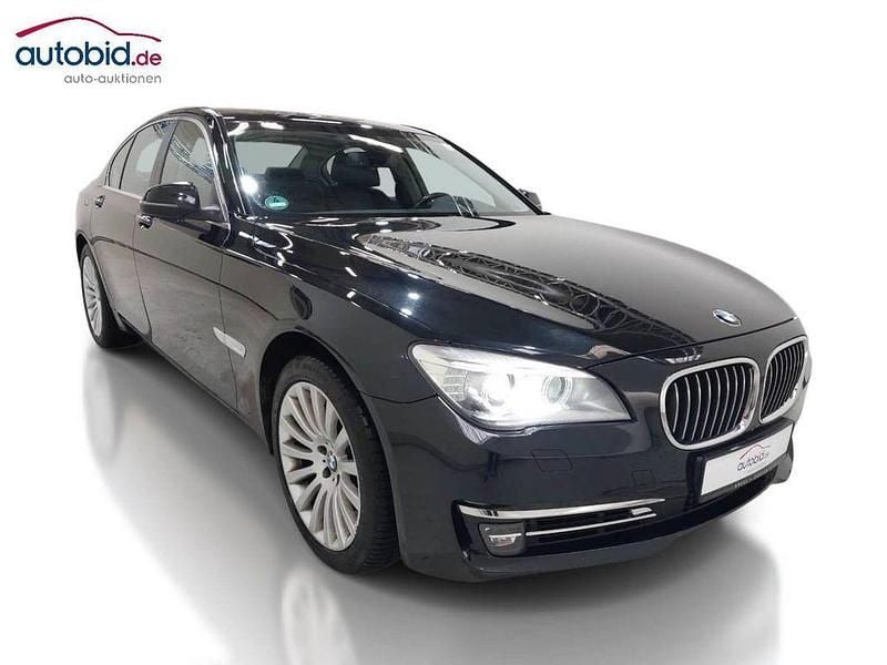 Gebraucht BMW 740 Sport Line 313 PS (230 kW) 2015 Schwarz Limousine