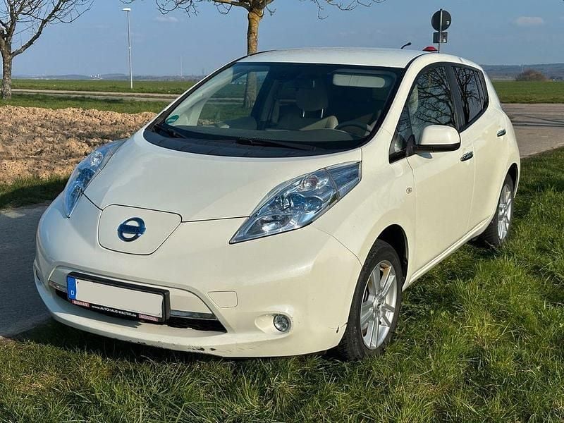 Gebraucht Nissan Leaf Acenta 80 kW (109 PS) 2013 Weiß Kleinwagen
