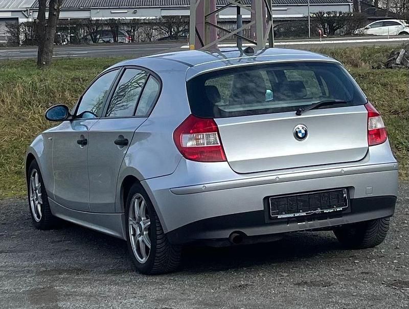 Gebraucht BMW 118 129 PS (94 kW) 2005 Silber Kleinwagen