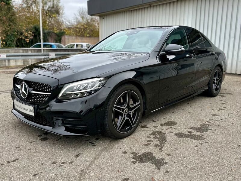 Schwarz Gebraucht 2019 Mercedes C300 Night Limousine | 33.890 € (Teuer) - Bild 1/4