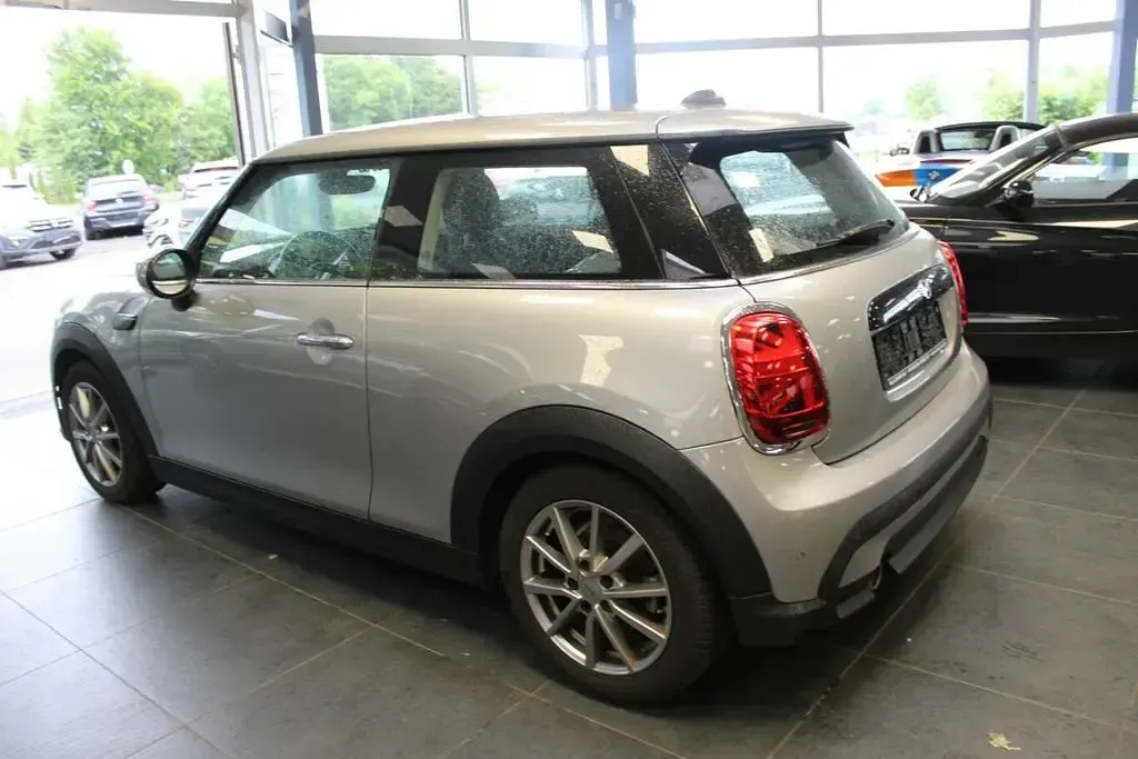 Gebraucht Mini Cooper Essential 136 PS (100 kW) 2023 Silber Kleinwagen