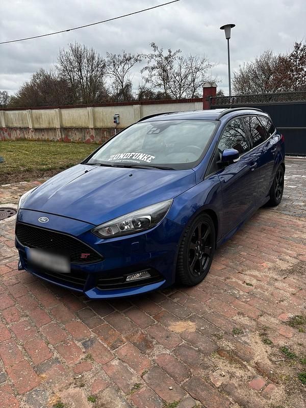 Gebraucht Ford Focus ST 250 PS (183 kW) 2017 Blau Kombi