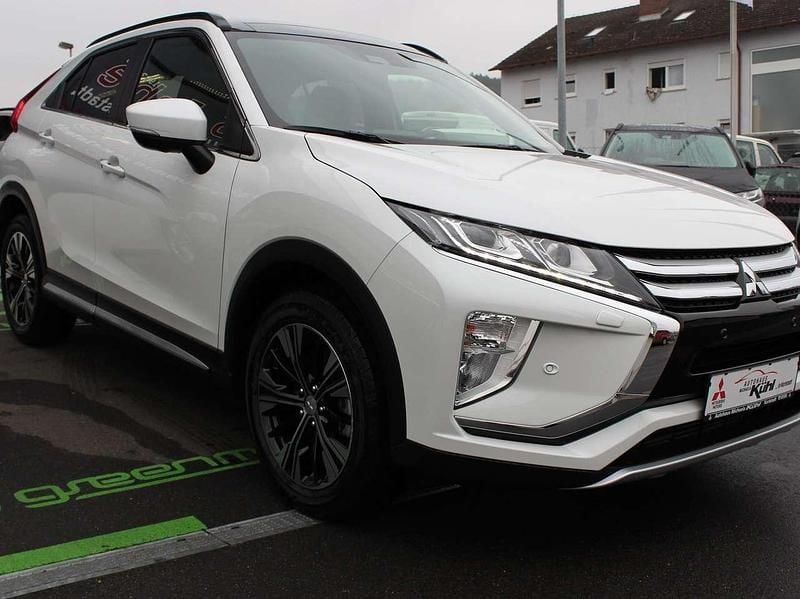 Perlmuttweiß (metallic) Gebraucht 2019 Mitsubishi Eclipse Cross Diamant Edition SUV | 14.750 € (Fairer Preis) - Bild 1/4