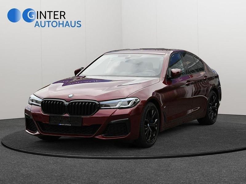 Rot Gebraucht 2021 BMW 540 M Sport Limousine | 48.990 € (Fairer Preis) - Bild 1/4