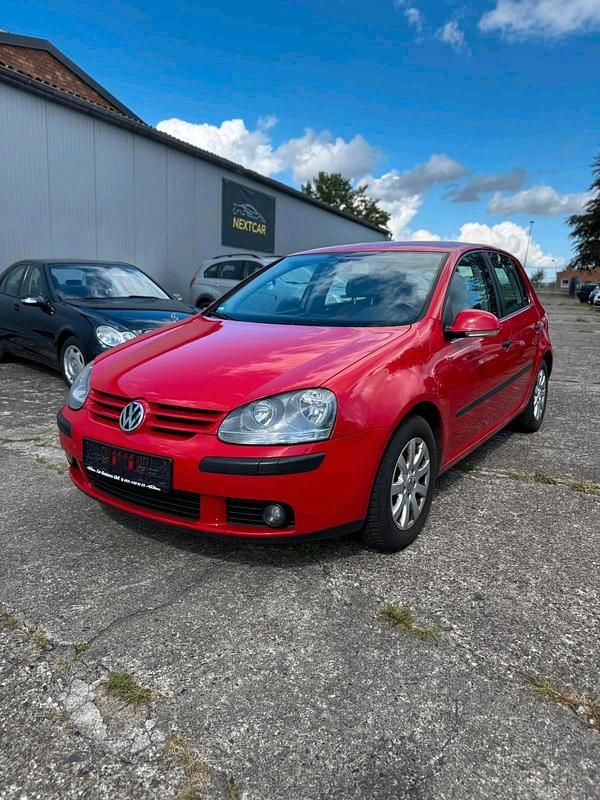 Rot Gebraucht 2005 VW Golf V Limousine | 3.300 € (Fairer Preis) - Bild 1/4
