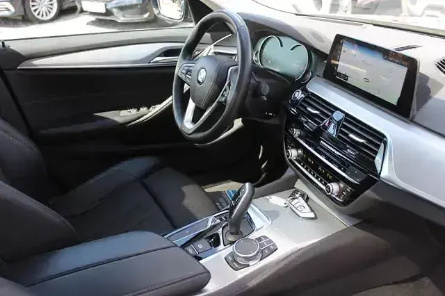 Gebraucht BMW 530 Sport Line 252 PS (185 kW) 2017 Sophistograu brillanteffekt Limousine