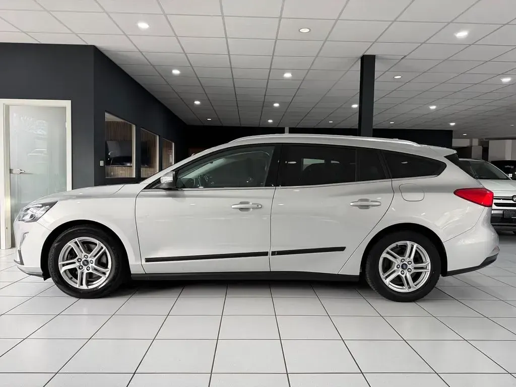 Gebraucht Ford Focus 120 PS (88 kW) 2020 Silber Limousine
