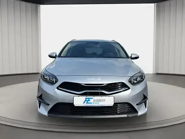 Gebraucht Kia Ceed Sportswagon 140 PS (102 kW) 2024 Silber Kombi