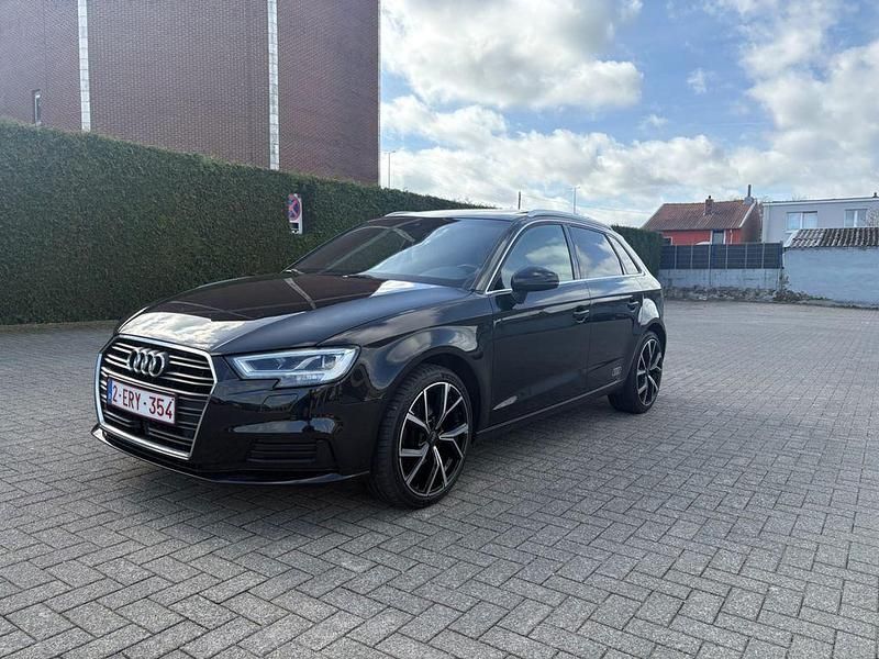 Gebraucht Audi A3 Ambiente 150 PS (110 kW) 2018 Schwarz Limousine
