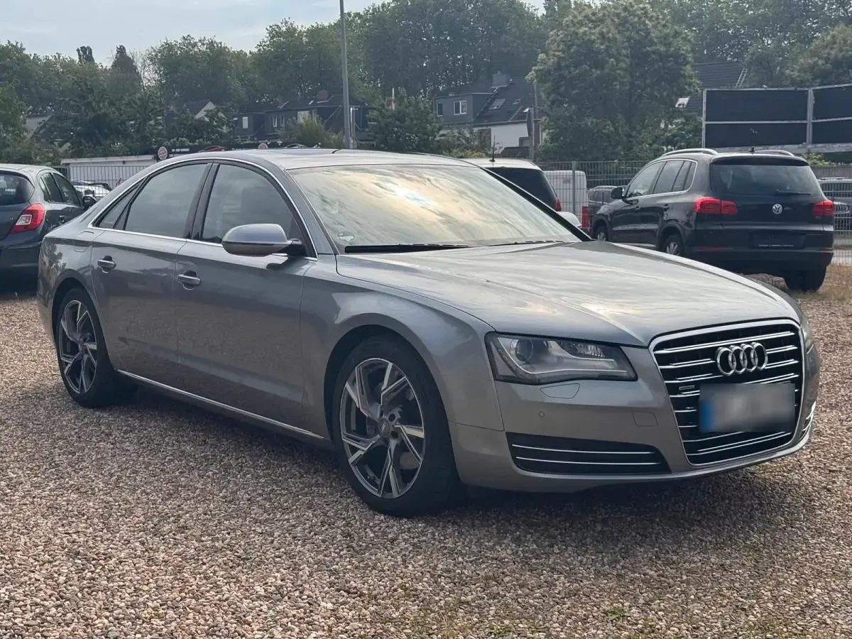 Gebraucht Audi A8 Ambiente 290 PS (213 kW) 2011 Grau Limousine