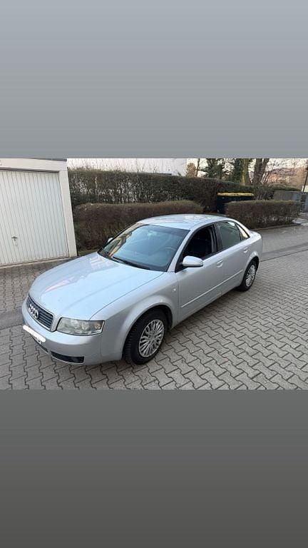 Gebraucht Audi A4 131 PS (96 kW) 2004 Silber Limousine
