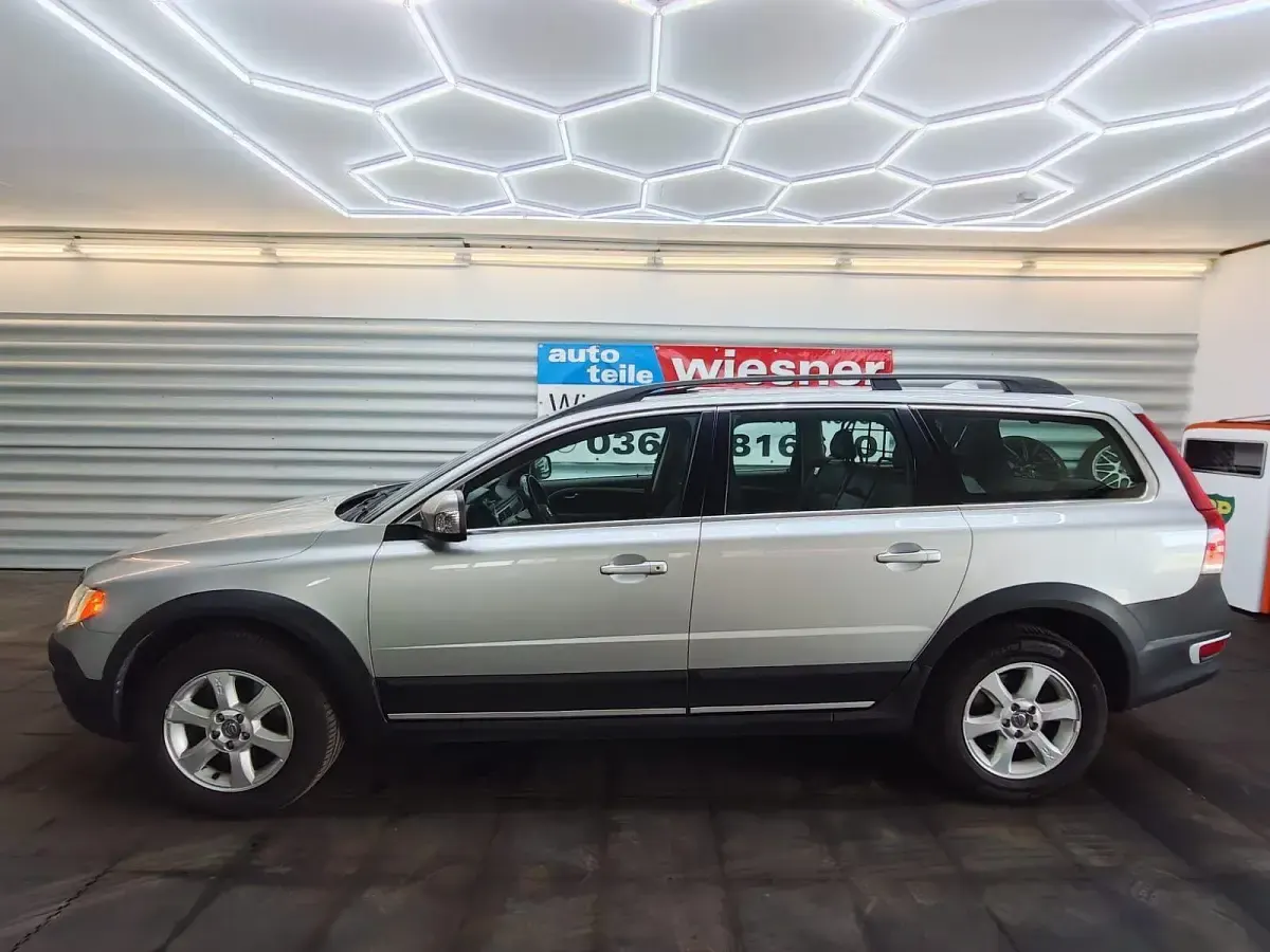 Gebraucht Volvo XC70 Kinetic 163 PS (119 kW) 2013 Silber Kombi