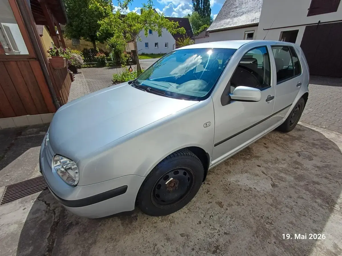 Gebraucht VW Golf IV 75 PS (55 kW) 2003 Silber Kleinwagen