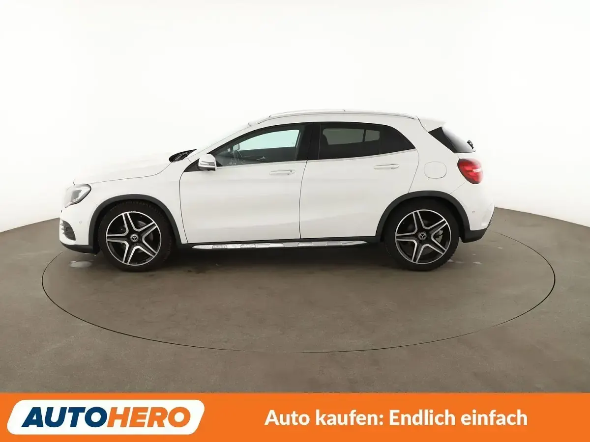 Gebraucht Mercedes GLA220 AMG line 170 PS (125 kW) 2018 Polarweiss SUV