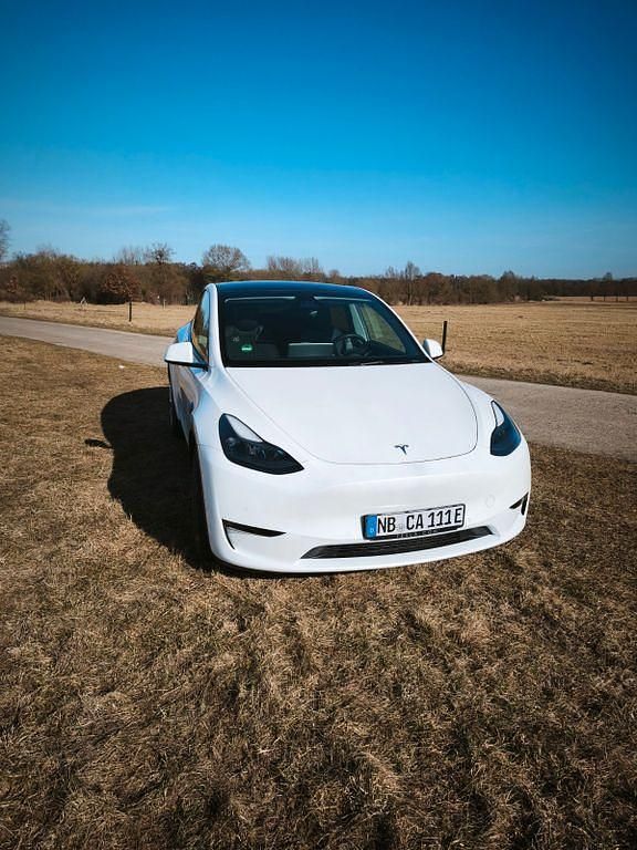 Gebraucht Tesla Model Y Long Range AWD 378 kW (514 PS) 2022 Weiß SUV