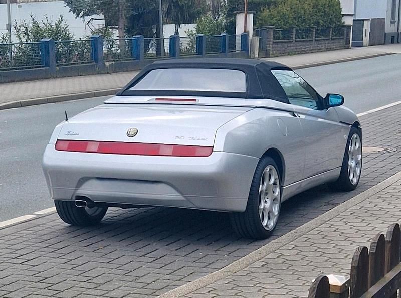Gebraucht Alfa Romeo Spider 150 PS (110 kW) 2001 Silber Cabrio